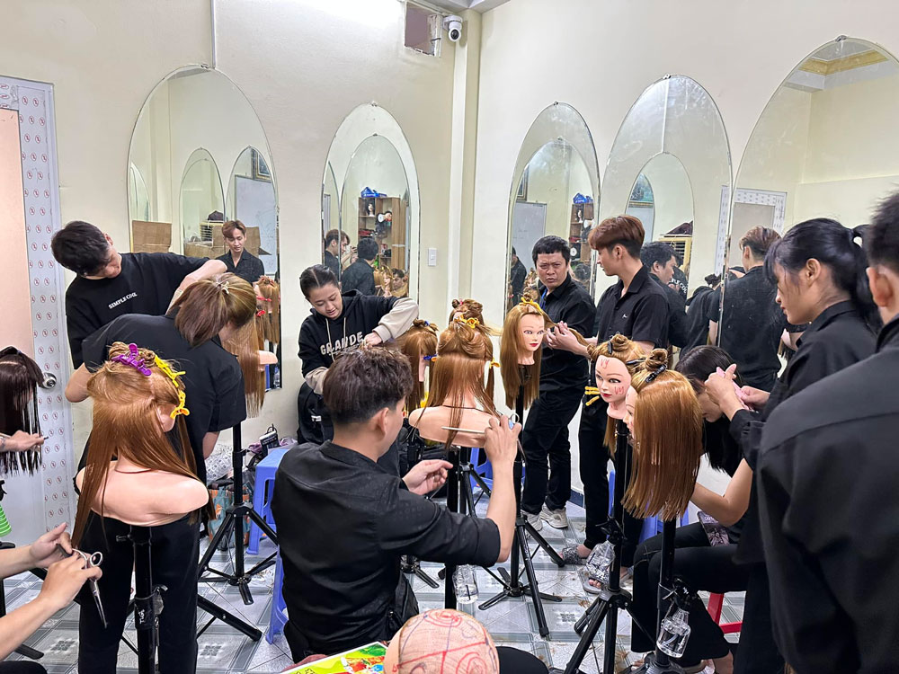 khóa đào tạo cắt tóc chuyên nghiệp